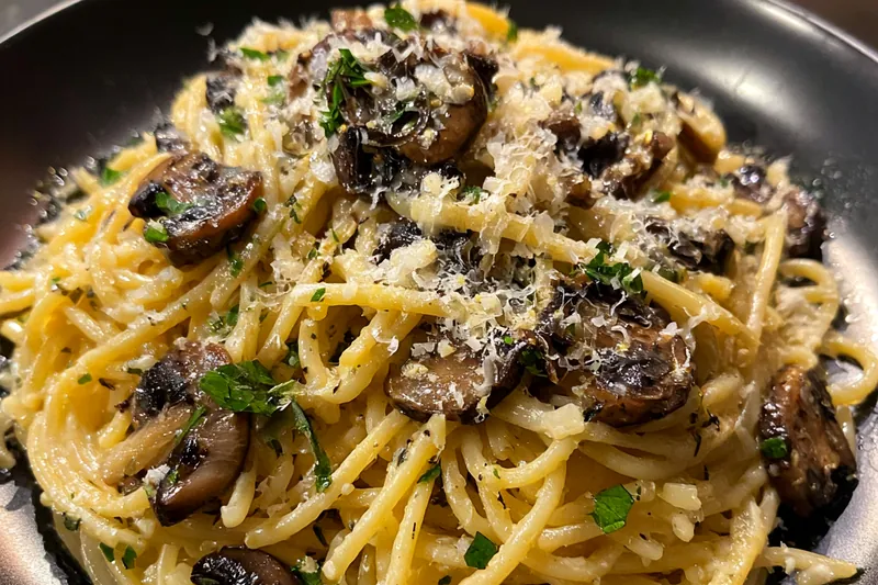 Fresh ingredients for Creamy Mushroom Pasta Delight