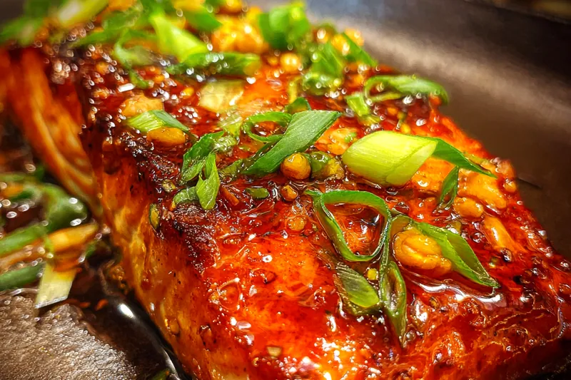 Cooking process for Glazed Salmon with Scallions